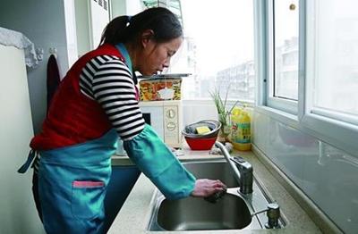 下崗女工創(chuàng)業(yè)新篇章 家政服務(wù)點亮130萬戶家庭